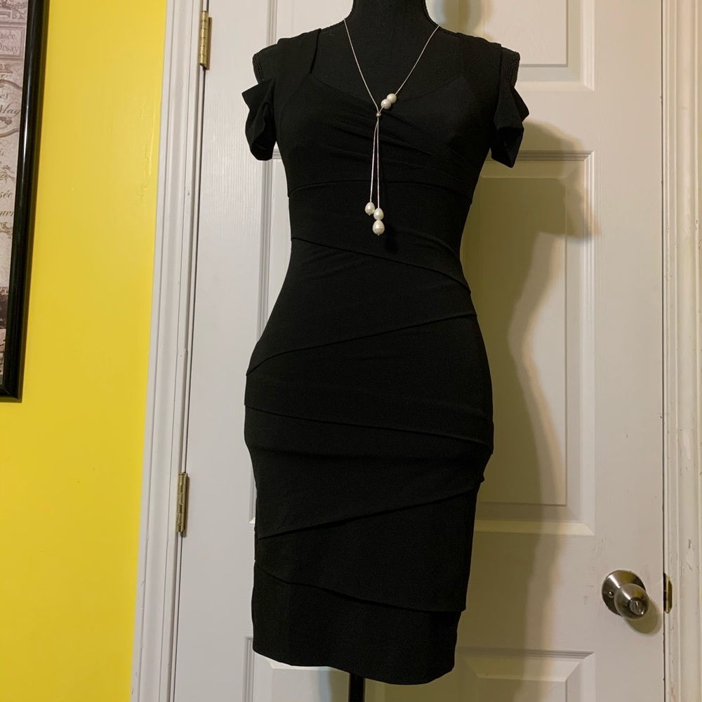 ❤️👠🔥Cold shoulder black slimming dress